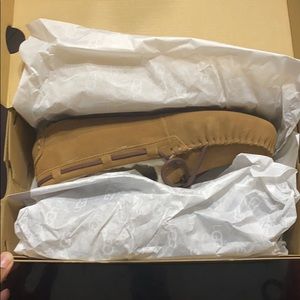 *NEW* UGG Dakota Slipper